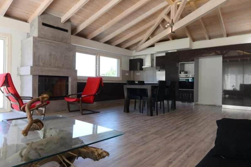 Wood Metal Glass كونتوكالي المظهر الخارجي الصورة